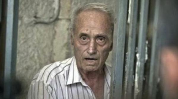 the guardian despre vi inescu romania i i confrunta trecutul comunist