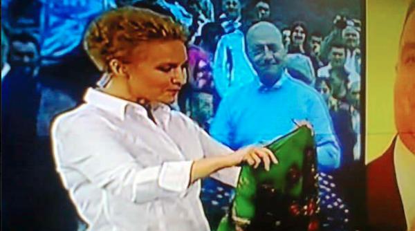 dana grecu a primit cadou o e arfa iganeasca vezi de la cine