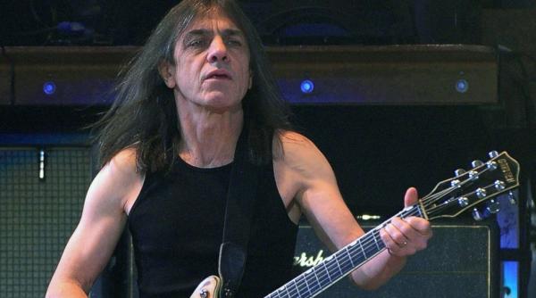 malcolm young membru fondator al trupei ac dc sufera de dementa