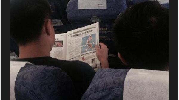 sharapova fotografie in avion hei amice sunt chiar in spatele tau