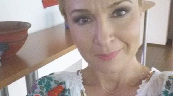 dana grecu in costum na ional sunt impresionata i motivata sa cred ca ne va fi mai bine