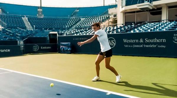 simona halep beijing apari ie de senza ie a simonei halep a venit in rochie scurta i pantofi cu toc la un eveniment foto