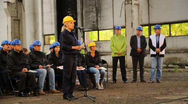 de ce i a prezentat elena udrea programul pe ruinele fostei uzine republica