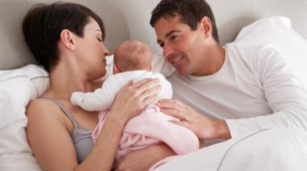 studiu bebelu ii ar putea semana cu fostii iubiti ai mamei