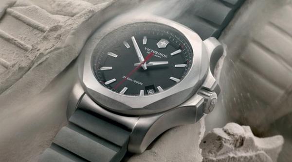 ceasul imposibil de distrus cum arata