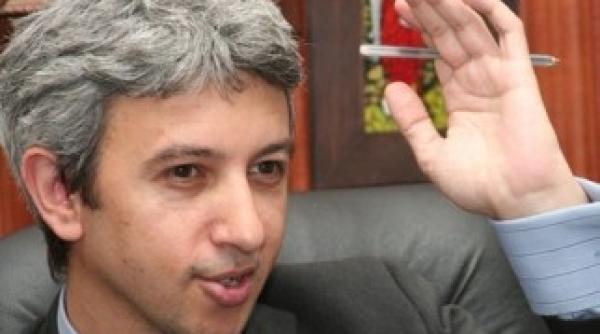 dan diaconescu biroul presedintelui sunt un fel de ion ratiu la o scara mult mai mica