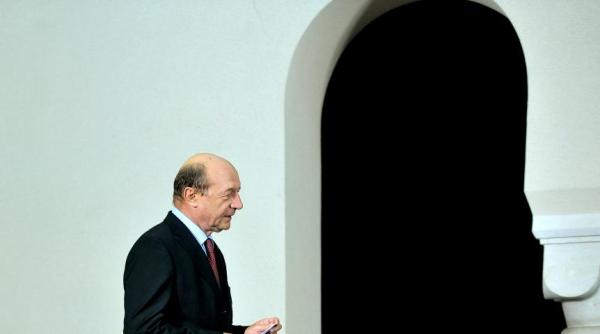 adrian zglobiu scuipat traian basescu citat in instan a