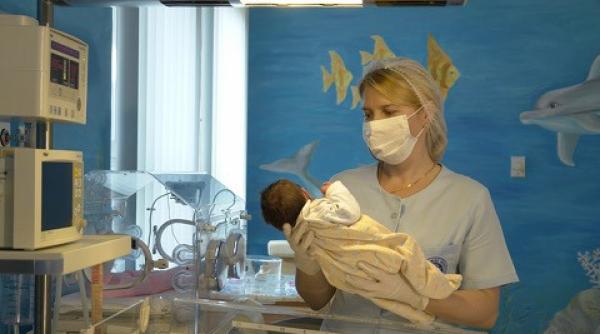 indemniza ii i facilita i pentru mamele care nasc i sunt in omaj