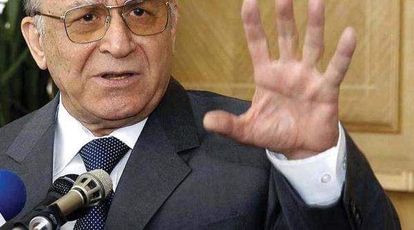 ion iliescu despre ofiterul acoperit o facatura a lui basescu