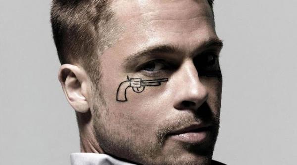 brad pitt nu ma simt in siguranta fara o arma in casa