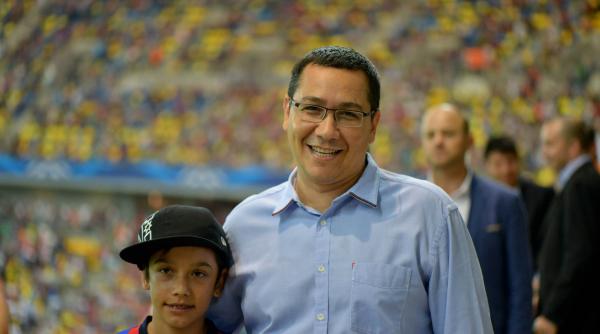 victor ponta intrebat de fiul sau daca a fost spion ce a raspuns premierul