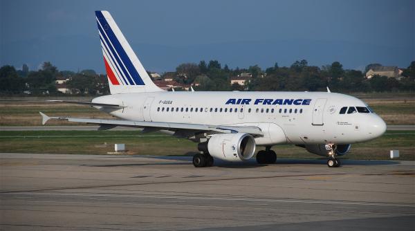 ebola suspiciuni de infectare la bordul unei curse air france la madrid