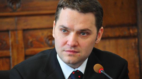 dan sova robert turcescu minte posibil si a confundat calitatea de turnator cu cea de ofiter acoperit