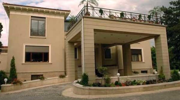 traian basescu la mana lui victor ponta ce a cerut pre edintele