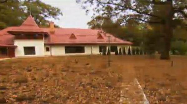 scandal traian basescu solicita guvernului sa i ofere doua vile