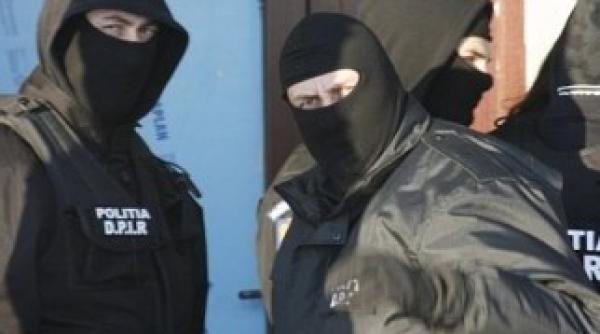 perchezi ii masive in bucure ti i alte trei jude e