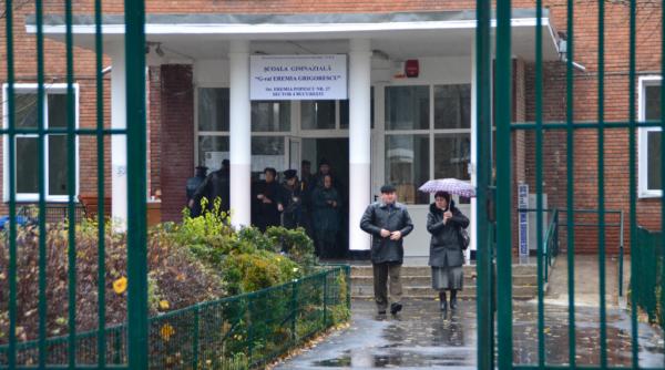 minivacan a pentru elevi ce a decis guvernul