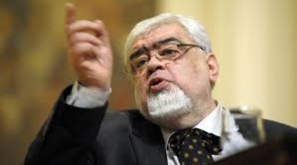 andrei ple u votul asa zis democratic ar trebui suspendat