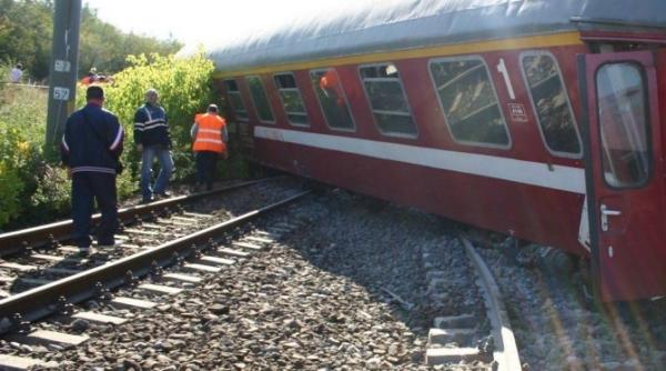 tren deraiat la baile herculane marturie femei cu mainile insangerate trageau de rugi ca sa poata scapa