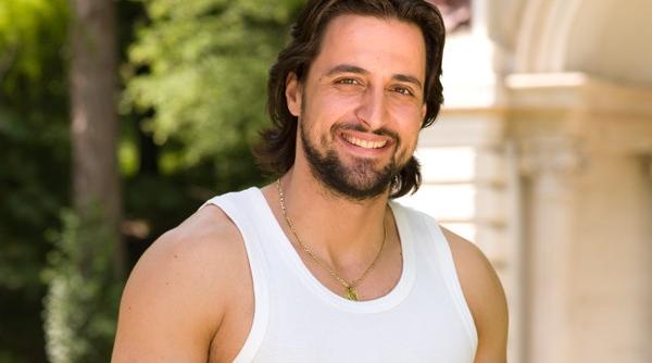 tatal actorului denis stefan a injunghiat un barbat