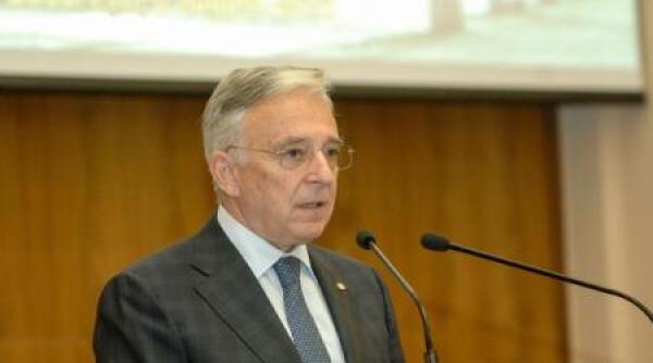 isarescu ce se intampla cu alcoolul i tutunul de anul viitor