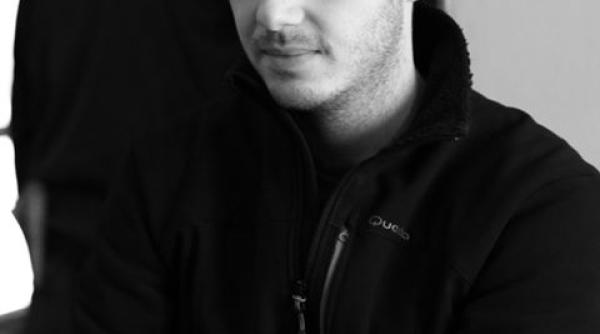 vlad cioplea interviu despre proiectul 100 friends pove tile unor oameni de succes surprinse in imagini foto