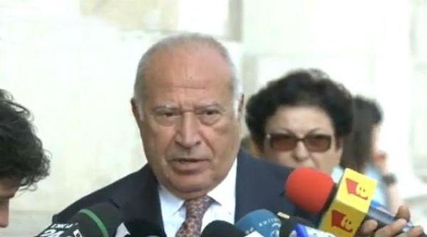 dosarul in care dan voiculescu este acuzat de antaj amanat pentru 10 decembrie