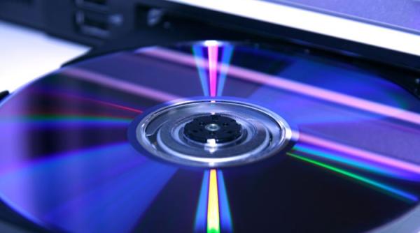 dvd ul care poate stoca de 212 000 de ori mai multa informatie decat unul obisnuit