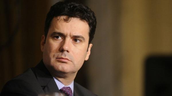 anun pentru profesori de la men sa stea lini ti i