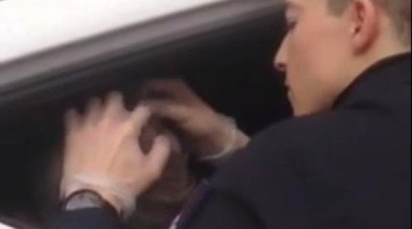 alegeri preziden iale vot diaspora un roman i a spart capul in timp ce a tepta sa voteze la paris