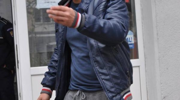 incident alegeri preziden iale gest uluitor al unui tanar care a votat se va alege cu dosar penal