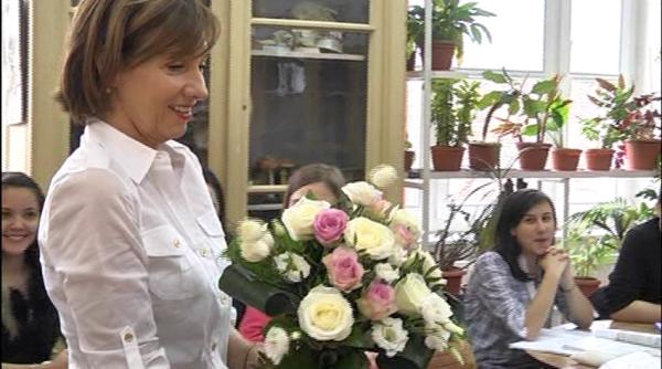 carmen iohannis comparata de iulia albu cu michelle obama