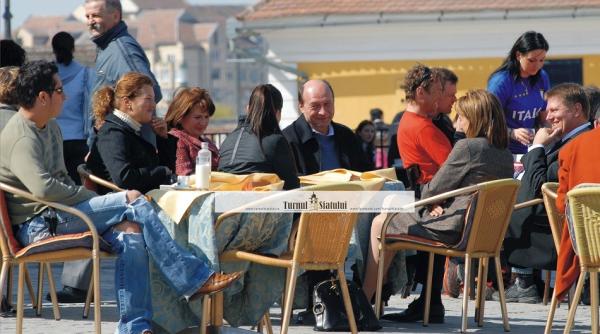 klaus iohannis alaturi de traian basescu imagini de colec ie