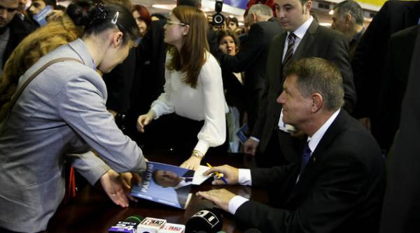 klaus iohannis  volum pas cu pas a doua ediprc c8prc 9bie  striblea  preprc c8prc 99edintele ales este o enigma