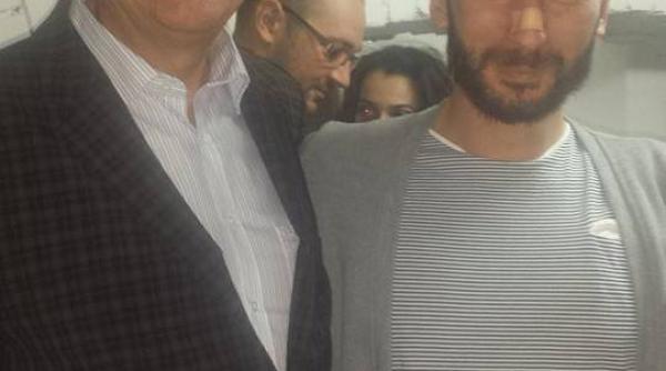 klaus iohannis facebook cine este omul din spatele pre edintelui ales care i a adus peste un milion de fani