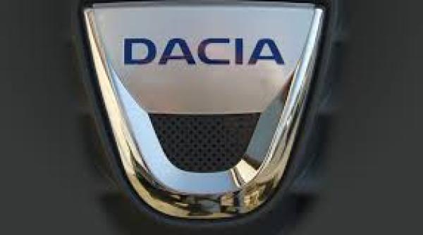 dacia noua versiune de suv fotografii spion au aparut pe internet