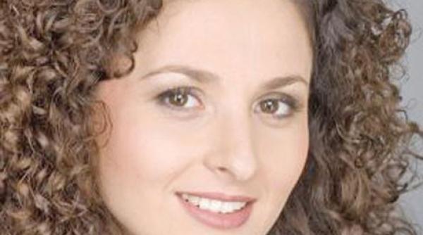 targul de carte gaudeamus val valcu i actri a adriana titieni invita i la lansarea car ii medaliile succesului volumul 3