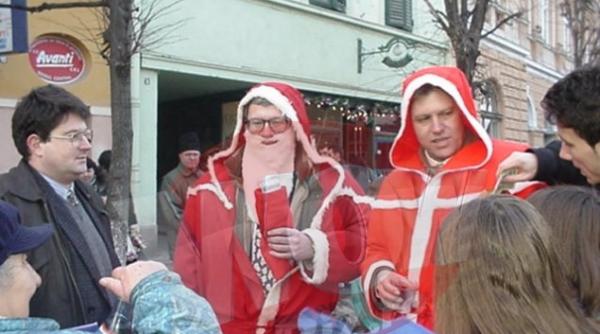 fotografie de colec ie klaus iohannis cer ind cate un banu la sibiu