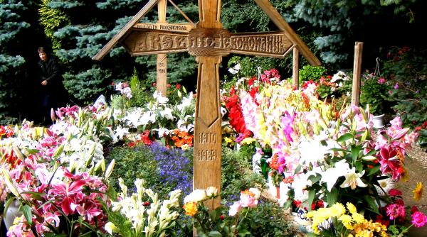 arsenie boca peste 10 000 de oameni sunt asteptati la manastirea prislop