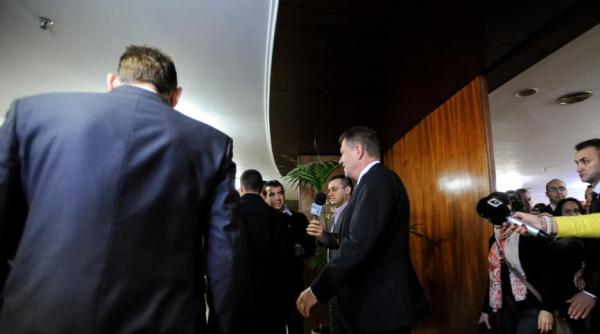 iohannis cina cu staff ul de campanie i colegii din pnl