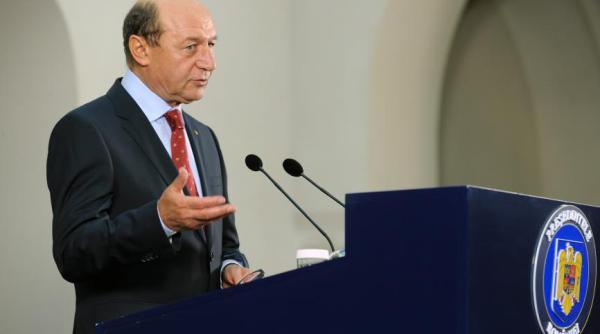 basescu recep ie de 1 decembrie la cotroceni mesaj legat de 16 noiembrie ziua alegerilor