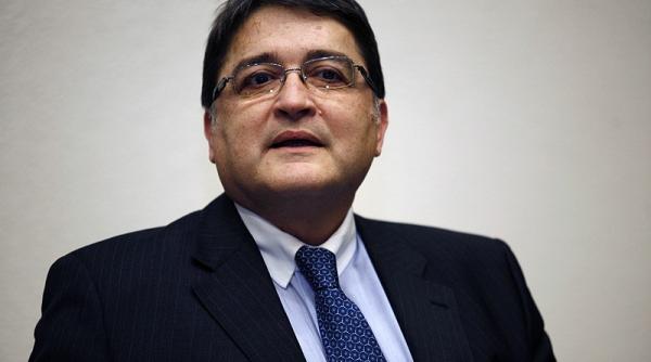 hurezeanu  discursuri ponta prc c8prc 99i iohannis de 1 decembrie  sunt mandru ca sunt roman  ma laprc c8prc 99i