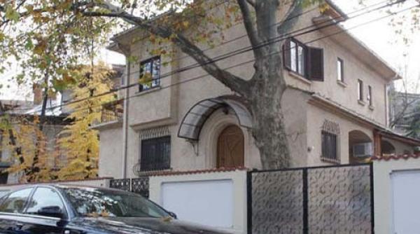 mircea geoana somat sa paraseasca vila de protocol