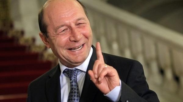 adriana saftoiu traian basescu nu va mai avea un rol activ in politica