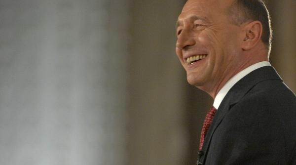 gluma lui basescu despre vacan a lui iohannis la inceputul declara iei de la cotroceni