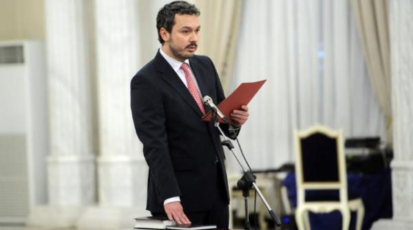 razvan eugen nicolescu ii da in judecata pe iulian iancu i andreea paul vass