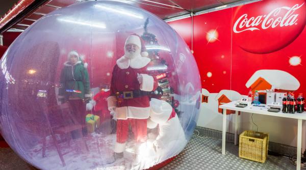 coca cola surpriza pentru romani de craciun fa pe cineva fericit