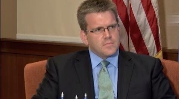 dean thompson insarcinatul cu afaceri al sua intalnire cu robert cazanciuc la guvern