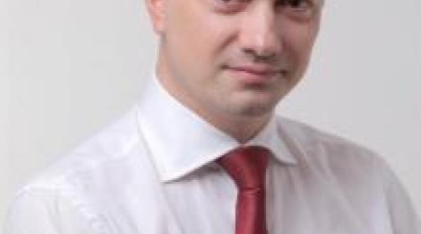 ionut vulpescu consilierul lui ion iliescu cel mai bine plasat pentru ministerul culturii