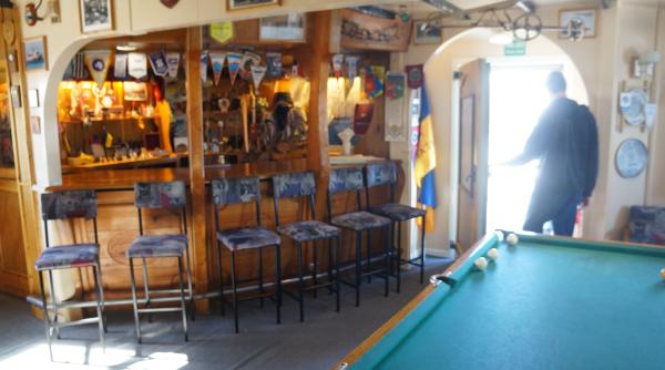 bancul zilei bula merge cu mandra la birt